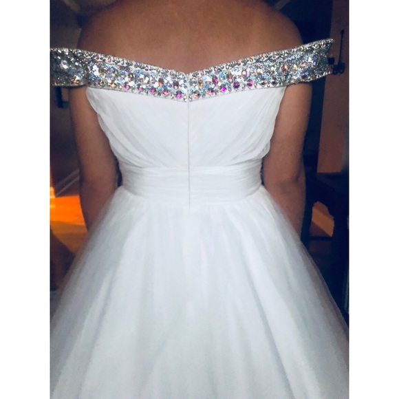 Mac Duggal Sweetheart Ballgown Prom Dress - Picture 4 of 9